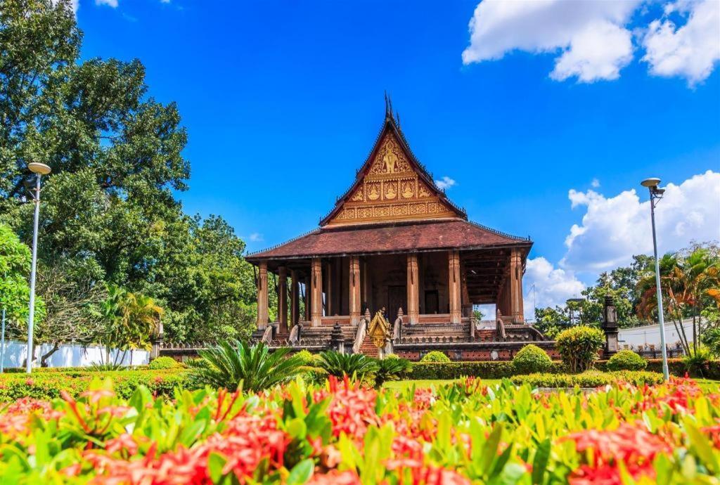 Leuxay Hotel Vientiane Exterior photo