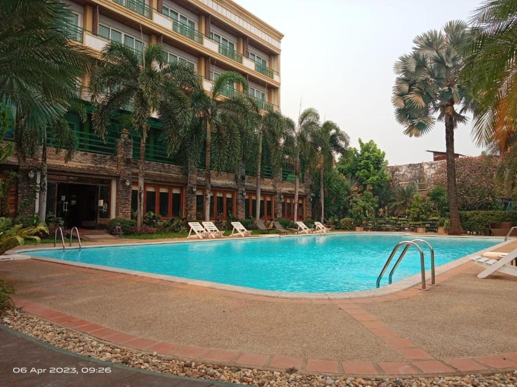 Leuxay Hotel Vientiane Exterior photo