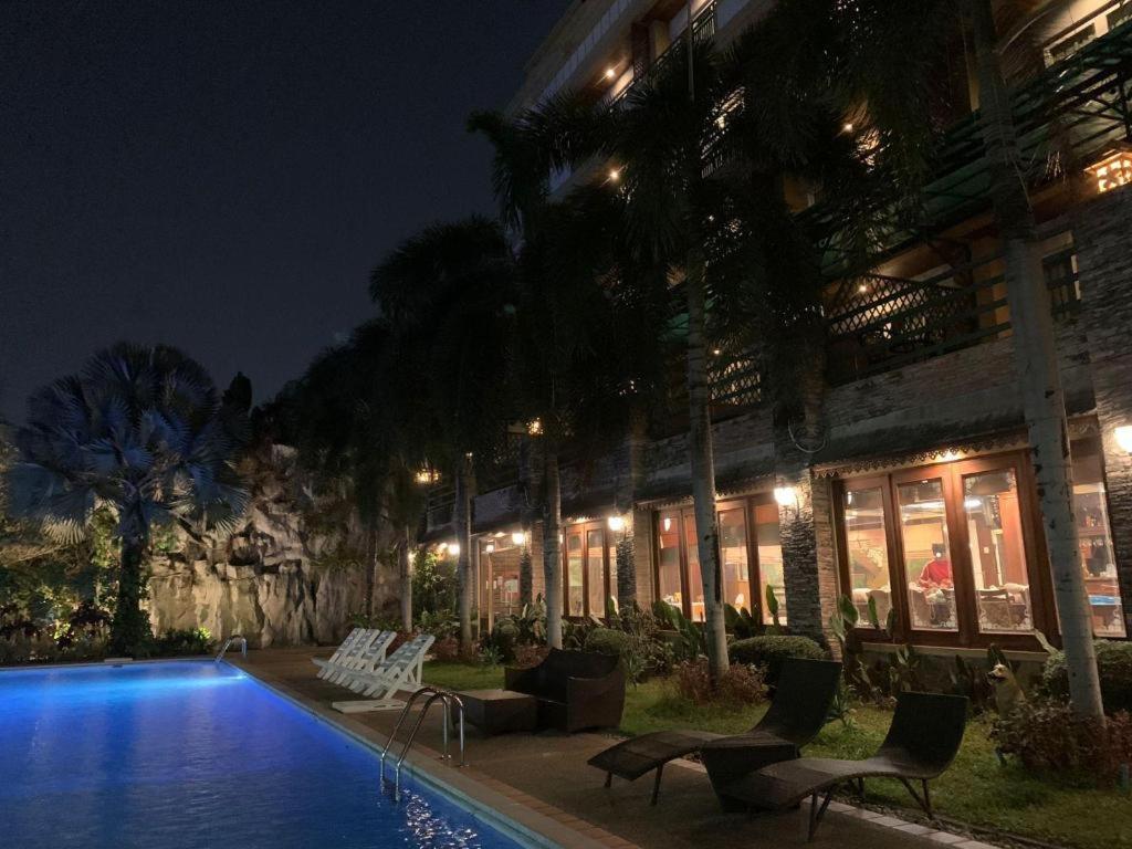 Leuxay Hotel Vientiane Exterior photo