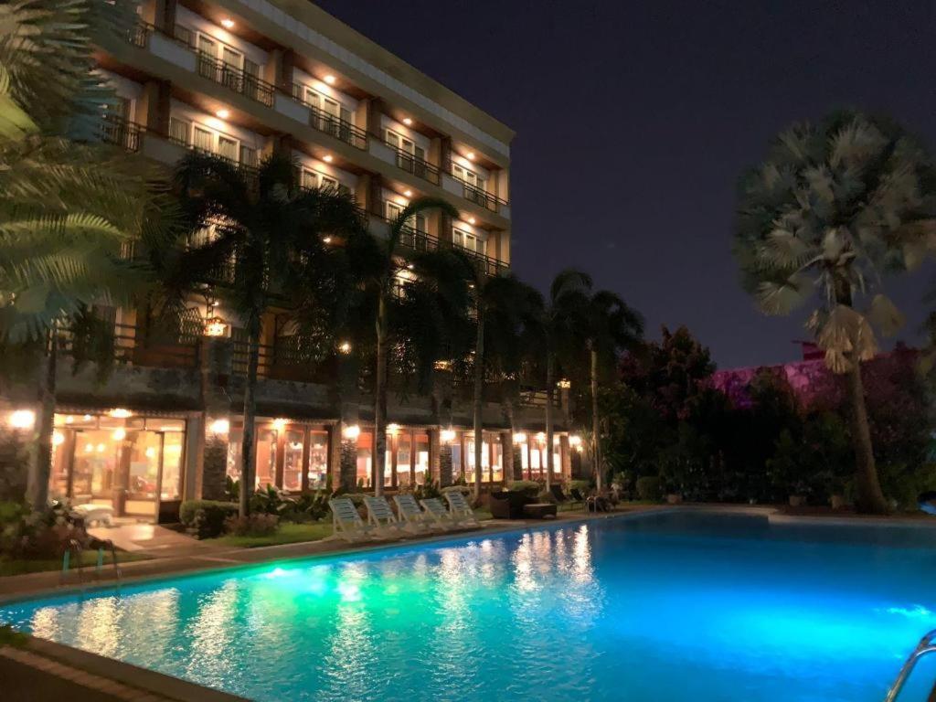 Leuxay Hotel Vientiane Exterior photo