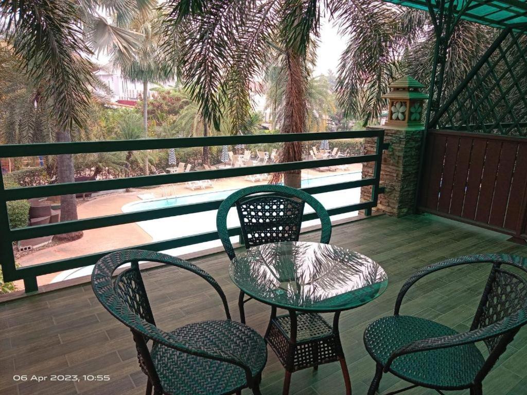 Leuxay Hotel Vientiane Exterior photo