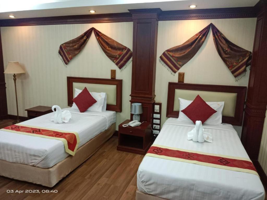 Leuxay Hotel Vientiane Exterior photo