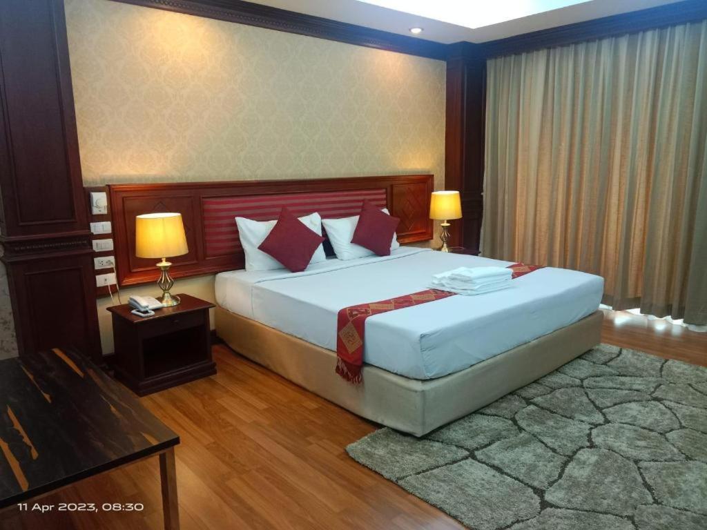 Leuxay Hotel Vientiane Exterior photo