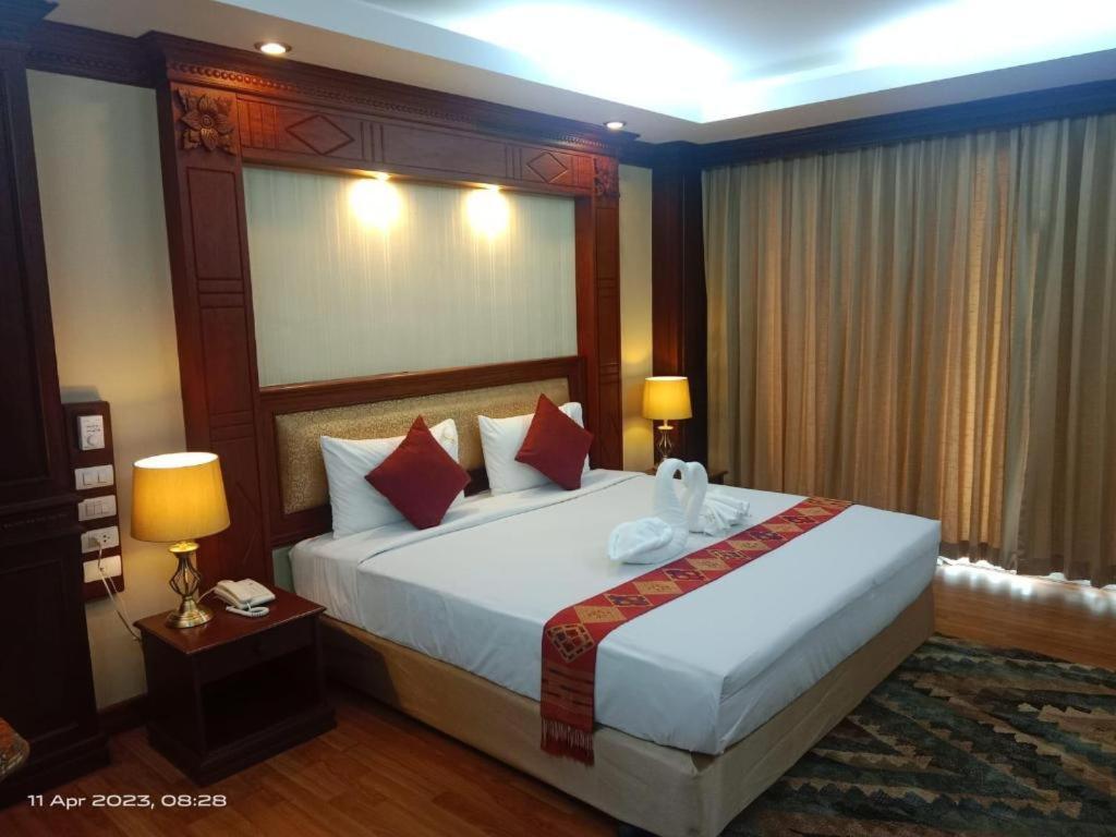 Leuxay Hotel Vientiane Exterior photo