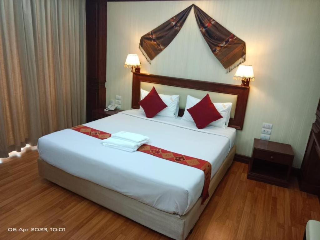 Leuxay Hotel Vientiane Exterior photo